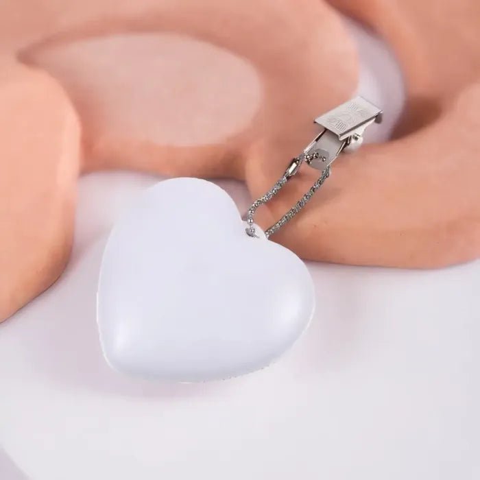 HeartCharm – LED Heart Light, No More Purse Treasure Hunts! - Soshy Beauty | Beauty that whispers